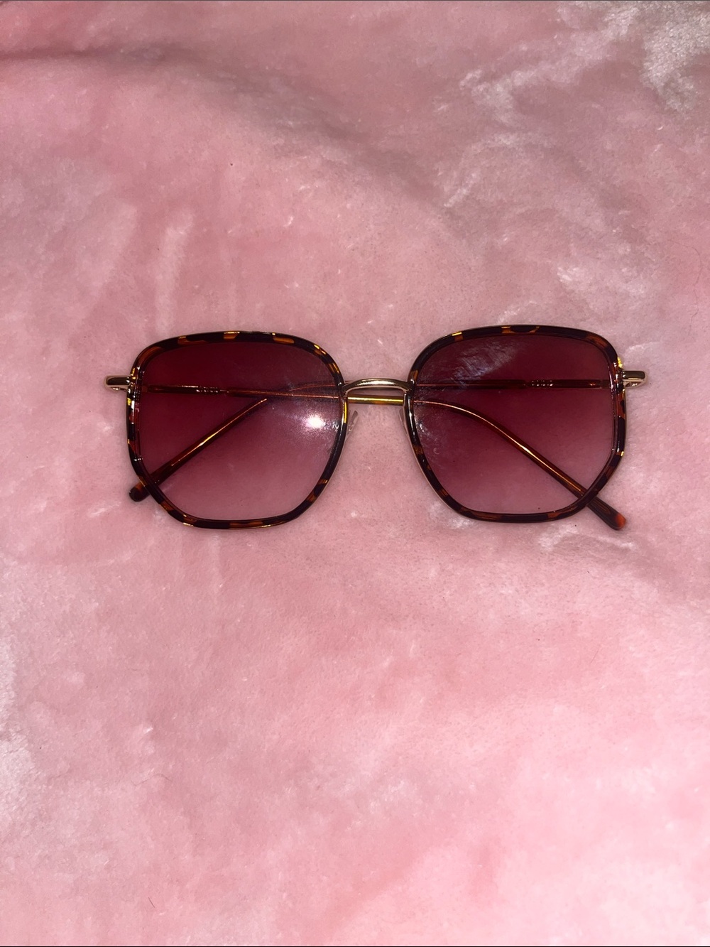 Tortoiseshell Frame Pink Gradient Sunglasses